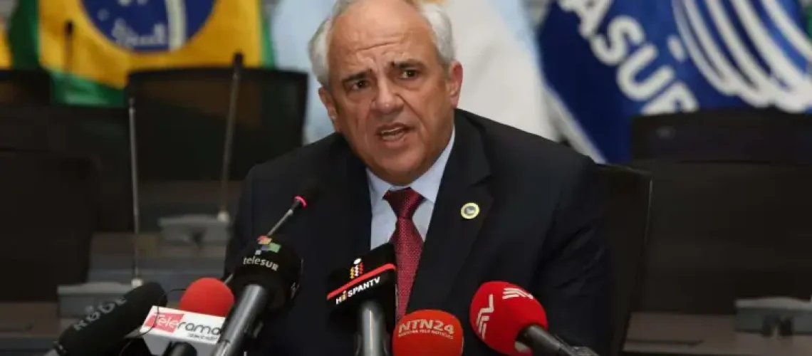 ERNESTO_SAMPER_28697532283-scaled