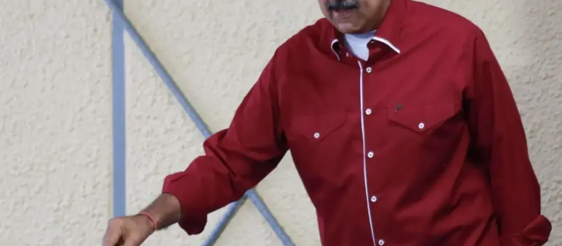 photo_5015199927214649232_y