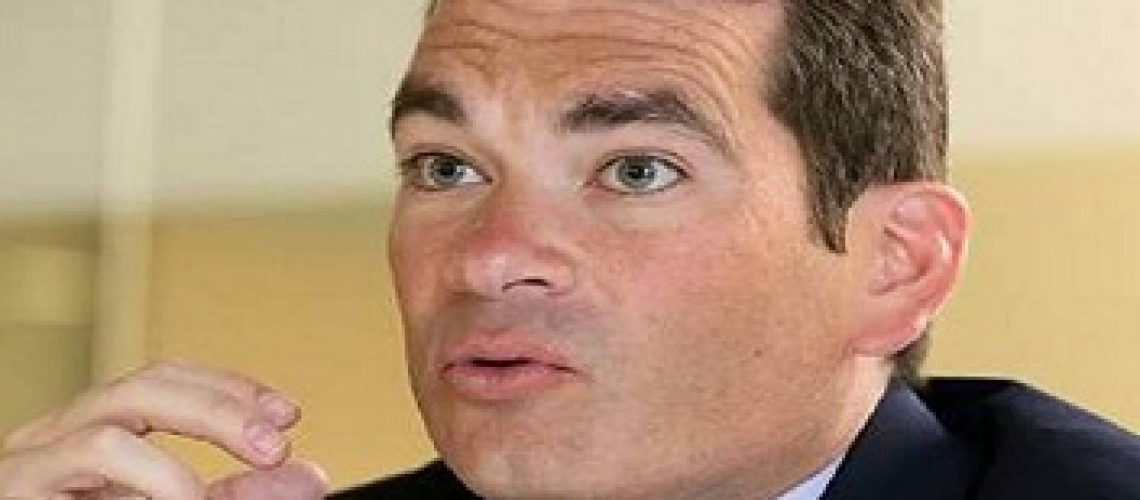 politico-opositor-18