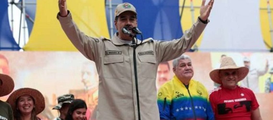 presidente celebra. 15.