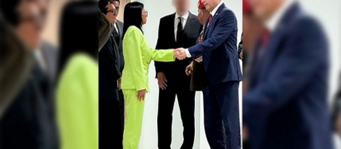 se-revela-la-primera-foto-del-encuentro-entre-director-de-la-cia-y-la-presidenta-encargada-de-venezu-54844jpg-191011